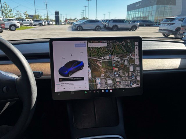Used 2021 Tesla Model Y Long Range AWD/4WD image 18
