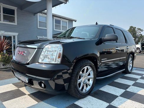 Used 2013 GMC Yukon Denali AWD/4WD image 2