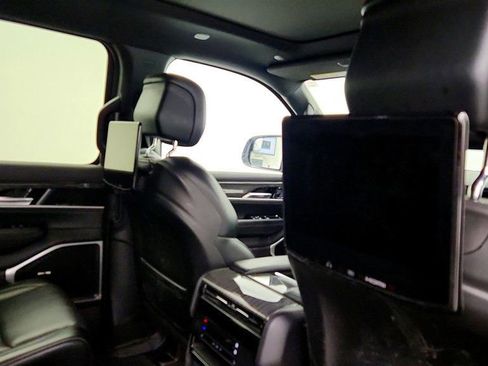 Used 2022 Jeep Wagoneer Series II w/ Premium Group I image 25