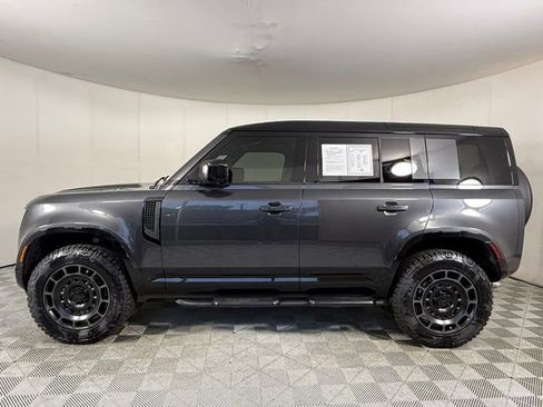 Used 2025 Land Rover Defender 110 V8 AWD/4WD image 7