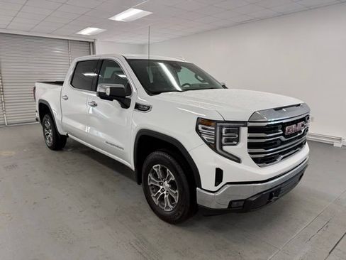 New 2026 GMC Sierra 1500 SLT image 3