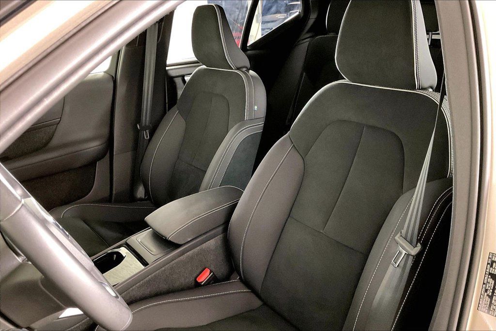 Used 2024 Volvo XC40 Recharge Ultimate w/ Protection Package Premier AWD/4WD image 24
