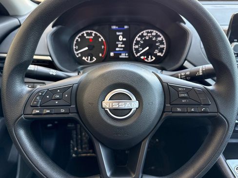 Used 2024 Nissan Altima 2.5 S FWD image 31