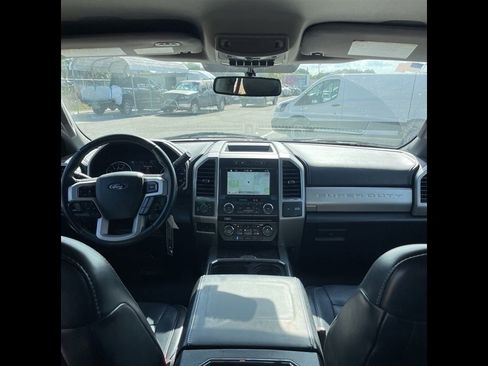 Used 2018 Ford F250 Lariat image 4