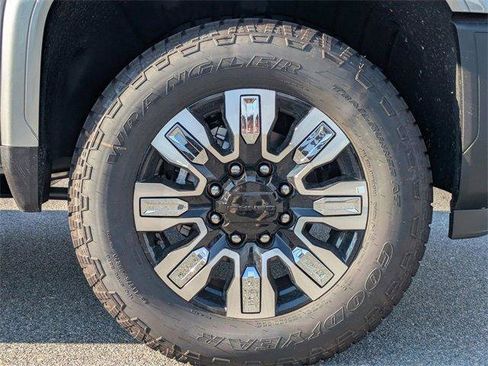 New 2025 GMC Sierra 2500 Denali w/ Denali Reserve Package image 13