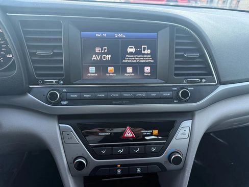 Used 2018 Hyundai Elantra SE w/ SE Connectivity Package 04 image 18