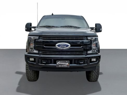 Used 2019 Ford F250 Lariat w/ Lariat Ultimate Package image 3