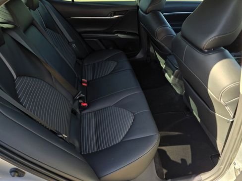 Used 2020 Toyota Camry SE image 30