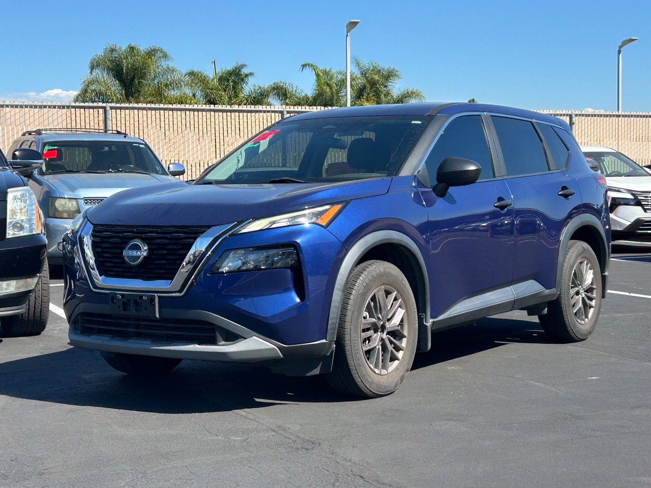 Used 2023 Nissan Rogue S AWD/4WD image 1