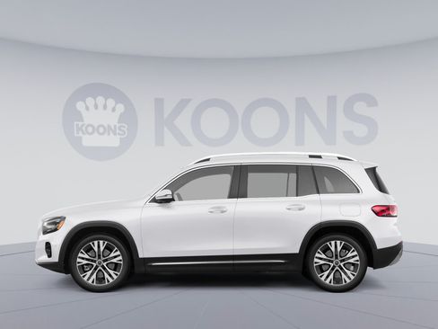 Certified 2022 Mercedes-Benz GLB 250 4MATIC image 2