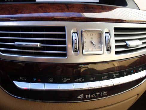 Used 2013 Mercedes-Benz S 550 4MATIC image 36