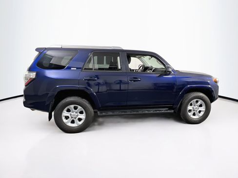 Used 2018 Toyota 4Runner SR5 image 4
