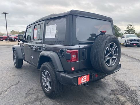 Used 2022 Jeep Wrangler Unlimited Sport image 5