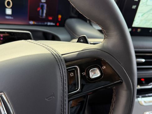 New 2026 Lincoln Aviator AWD image 37