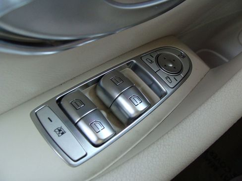 Used 2018 Mercedes-Benz E 300 E 300 image 36