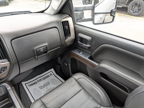 Used 2018 GMC Sierra 2500 Denali image 18