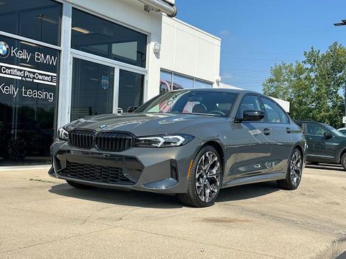 Used 2026 BMW 330i xDrive Sedan w/ M Sport Package AWD/4WD image 3