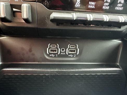 Used 2022 RAM 1500 Laramie w/ Sport Appearance Package image 25