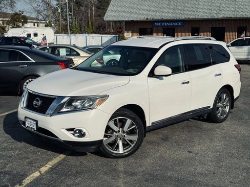 Used 2014 Nissan Pathfinder Platinum AWD/4WD image 2