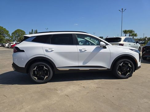 New 2026 Kia Sportage EX image 9