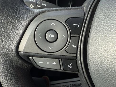 Used 2025 Toyota RAV4 XLE image 19