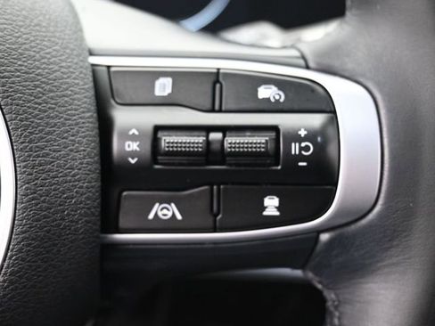 Used 2025 Kia Sportage SX image 17