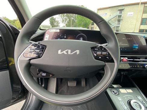 New 2026 Kia Niro Wind image 16
