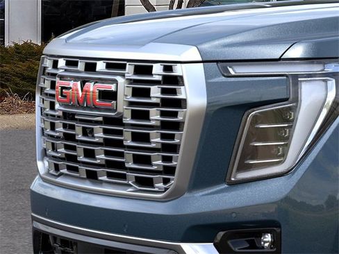 New 2026 GMC Yukon XL Denali w/ Denali Reserve Package image 13