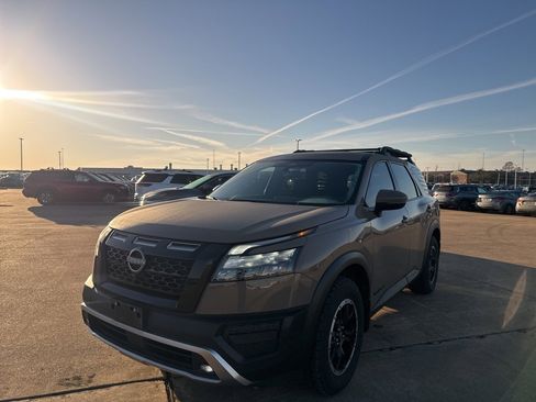 Certified 2023 Nissan Pathfinder Rock Creek image 6