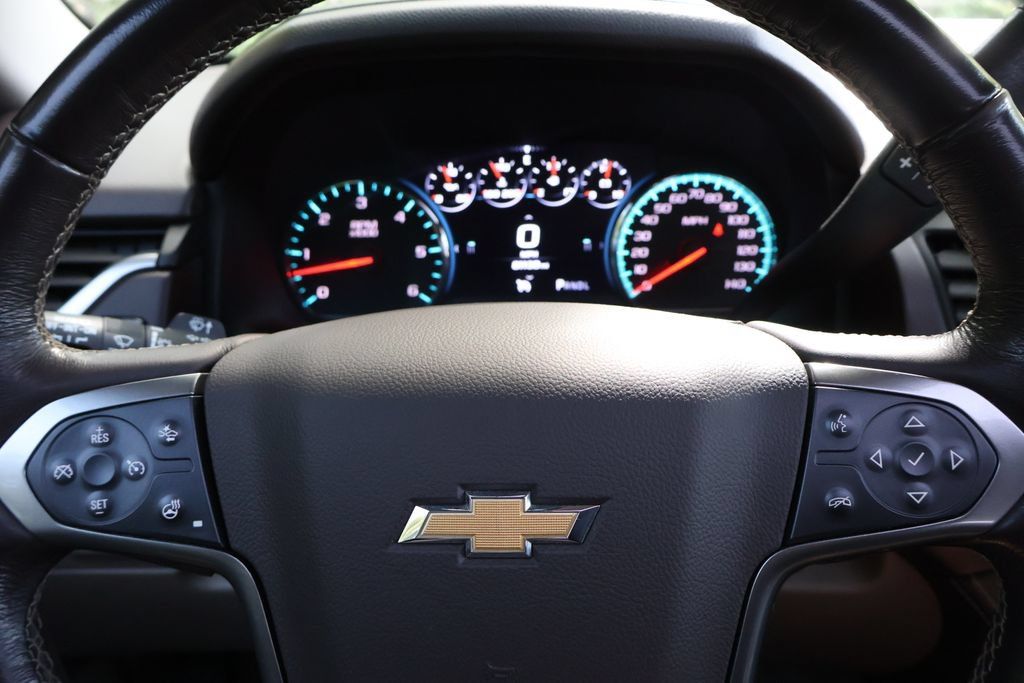 Used 2018 Chevrolet Tahoe Premier AWD/4WD image 28