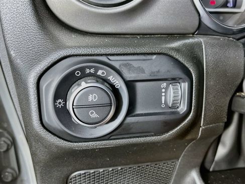 Used 2023 Jeep Gladiator Sport AWD/4WD image 13