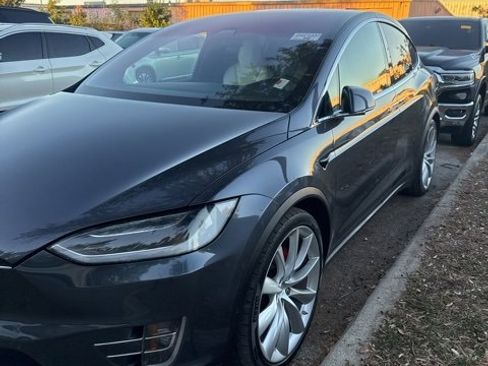 Used 2017 Tesla Model X P100D image 3