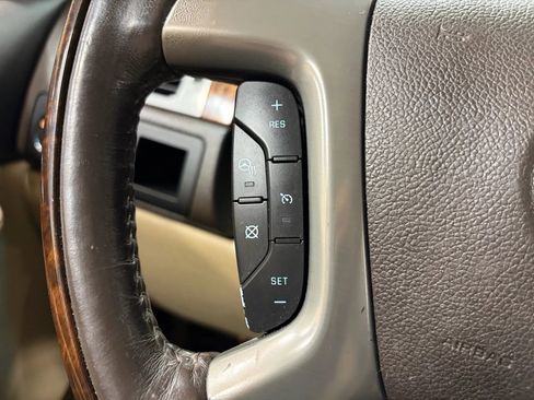 Used 2012 GMC Yukon XL Denali image 38