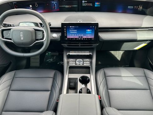 New 2026 Lincoln Nautilus Premier image 3