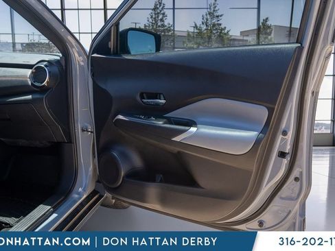 Used 2023 Nissan Kicks SR w/ SR Premium Package FWD image 26