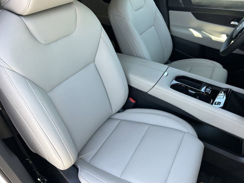 Certified 2025 Nissan Murano SV w/ Cargo Package AWD/4WD image 11