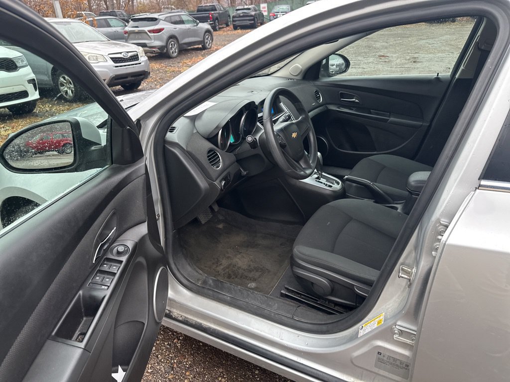 Used 2011 Chevrolet Cruze LT FWD image 13