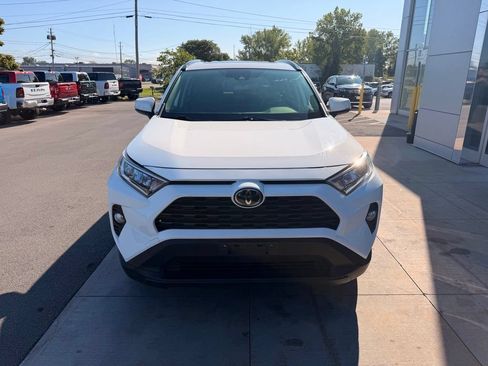 Used 2019 Toyota RAV4 XLE w/ Convenience Package AWD/4WD image 8