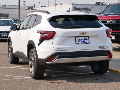 Used 2024 Chevrolet Trax LT w/ Driver Confidence Package FWD image 6