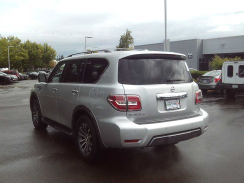 Used 2019 Nissan Armada SL w/ Premium Package AWD/4WD image 3