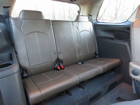 Used 2016 GMC Acadia SLT image 17