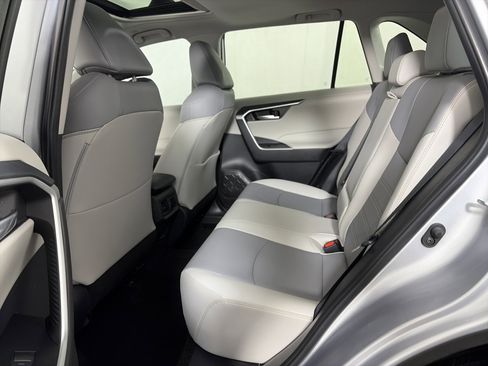 Used 2025 Toyota RAV4 XLE Premium image 11