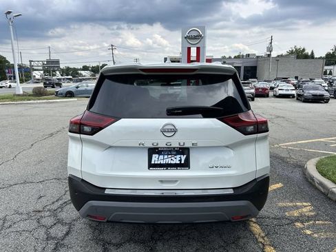 Certified 2023 Nissan Rogue SV w/ SV Premium B Package AWD/4WD image 7