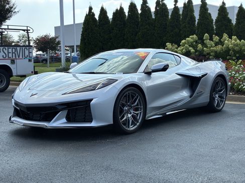 Used 2026 Chevrolet Corvette Z06 RWD image 6