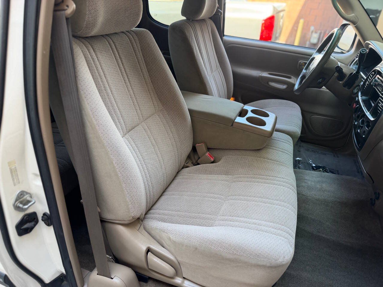 Used 2000 Toyota Tundra SR5 w/ Convenience Pkg RWD image 14