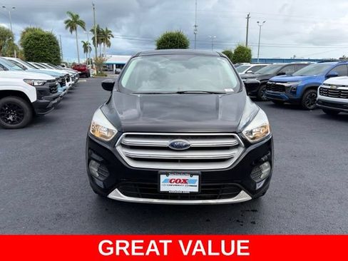 Used 2019 Ford Escape SE FWD image 2