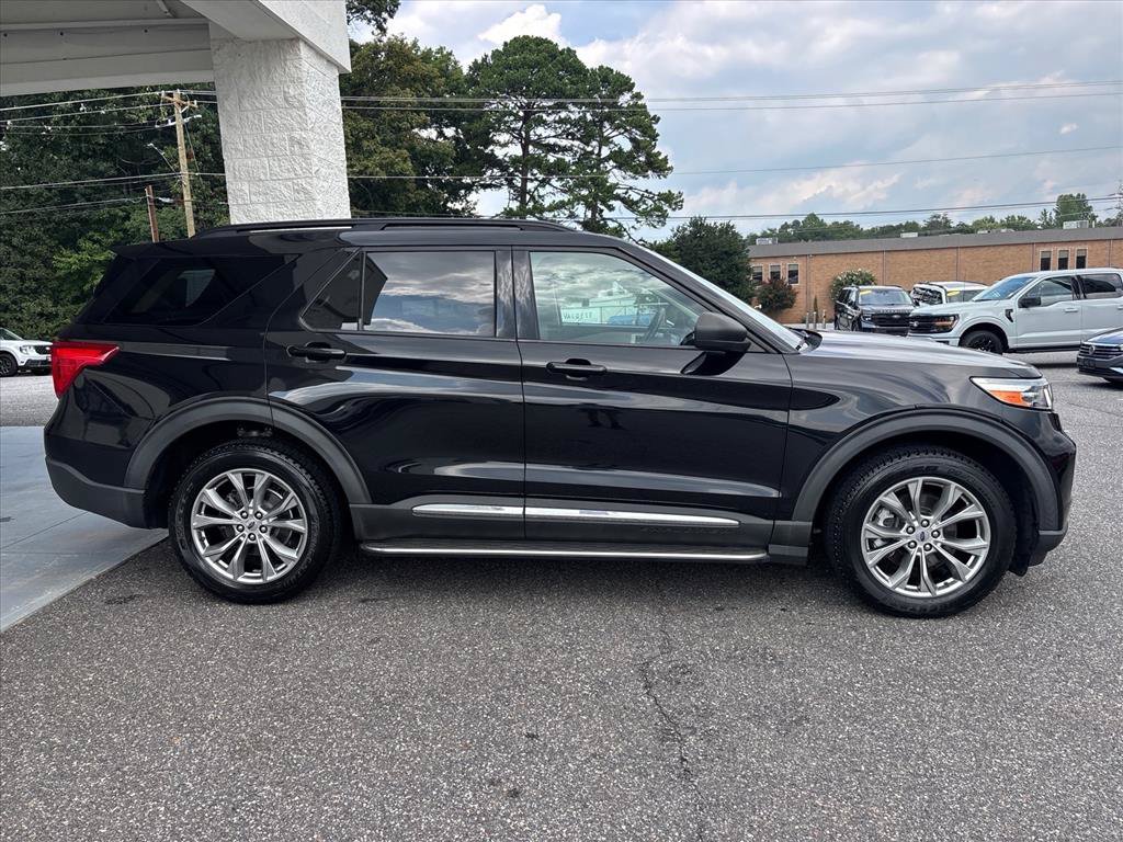 Used 2021 Ford Explorer XLT w/ Equipment Group 202A AWD/4WD image 20