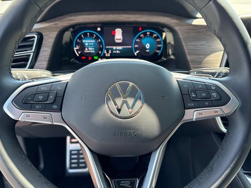 Used 2025 Volkswagen Atlas SEL Premium R-Line image 20