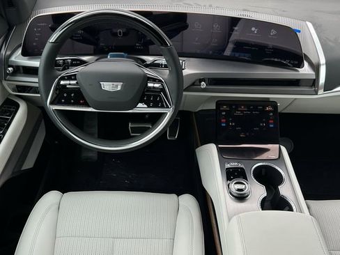 New 2026 Cadillac Vistiq Sport image 10