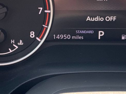 Used 2025 Nissan Rogue SV FWD image 11
